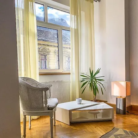 Апартаменти Pinehouse Panoramic Брашов