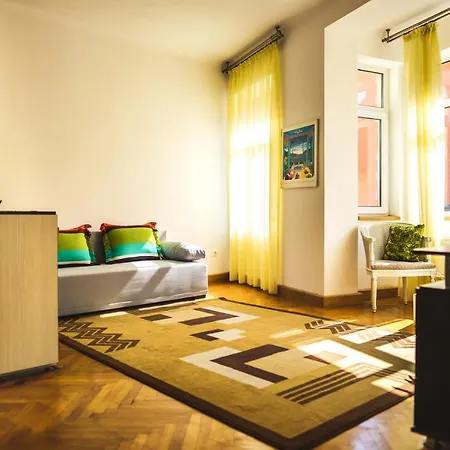 Pinehouse Panoramic Апартаменти *